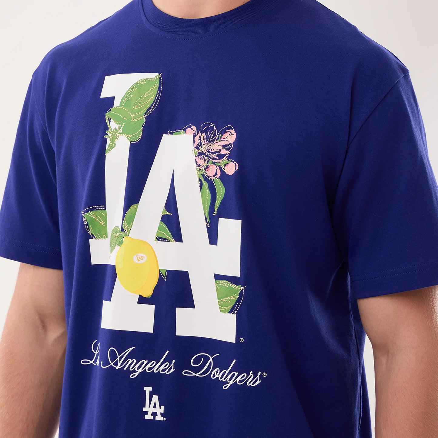 The model is wearing this MLB Life Graphic LA Dodgers T-Shirt in dark blue. 4