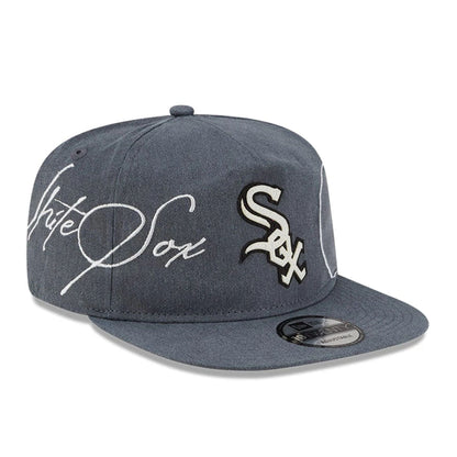 Pictured is this MLB Script Wash Chicago White Sox 19TWENTY cap in dark grey. 1