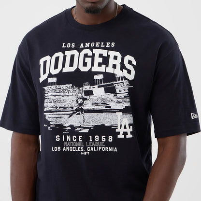 The model is wearing this MLB Slub LA Dodgers Oversized T-Shirt in navy. 4