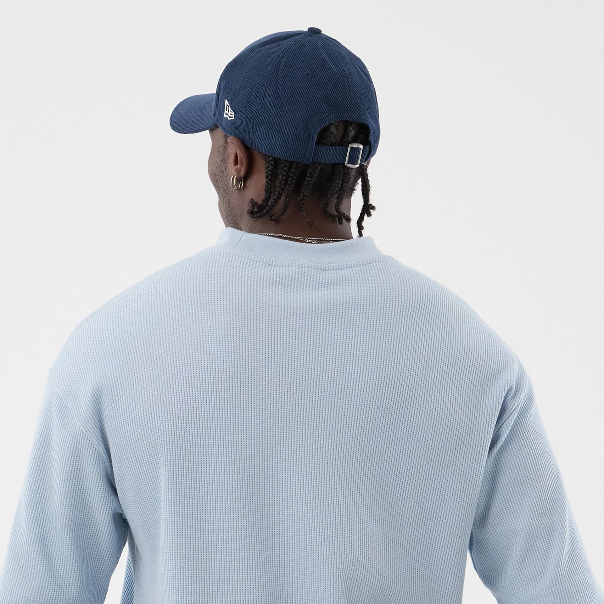 The model is wearing this MLB Waffle LA Dodgers T-Shirt in pastel blue. 5