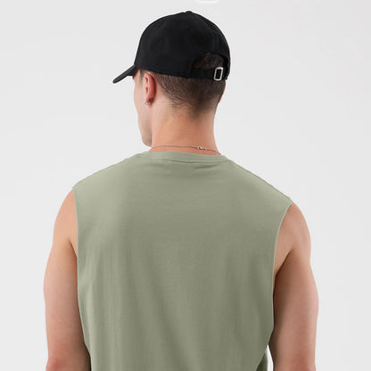 The model is wearing this NBA League Essential Chicago Bulls Vest in pastel green. 7