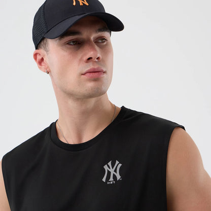 The model is wearing this MLB Core Plus New York Yankees Vest in black. 4
