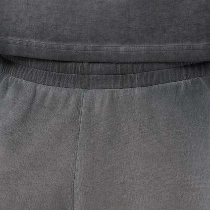 The model is wearing this MLB Washed Logo New York Yankees Shorts in black. 5