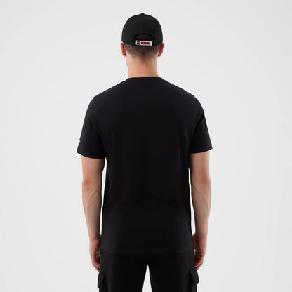 The model is wearing this NBA Graphic Miami Heat T-Shirt in black. 2