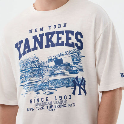 The model is wearing this MLB Slub New York Yankees Oversized T-Shirt in open white. 4
