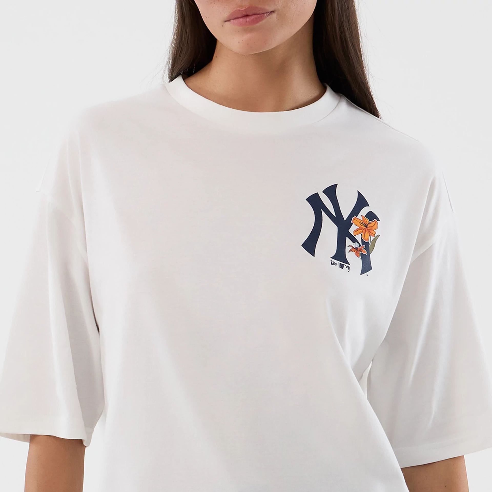 MLB Floral New York Yankees White Oversized T-Shirt | NEC EU