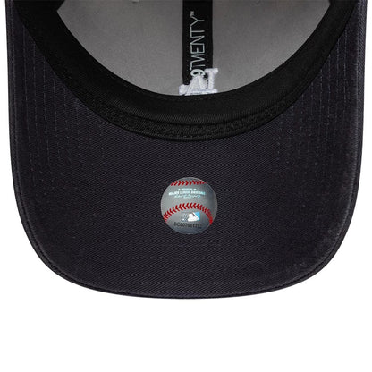 Pictured is this MLB Washed Contrast LA Dodgers 9TWENTY cap in grey. 5