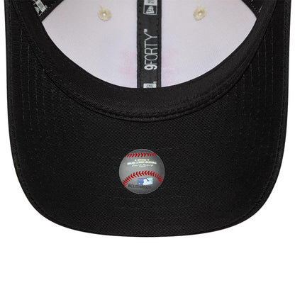 Pictured is this MLB Side Script New York Mets 9FORTY M-Crown cap in Cream. 6