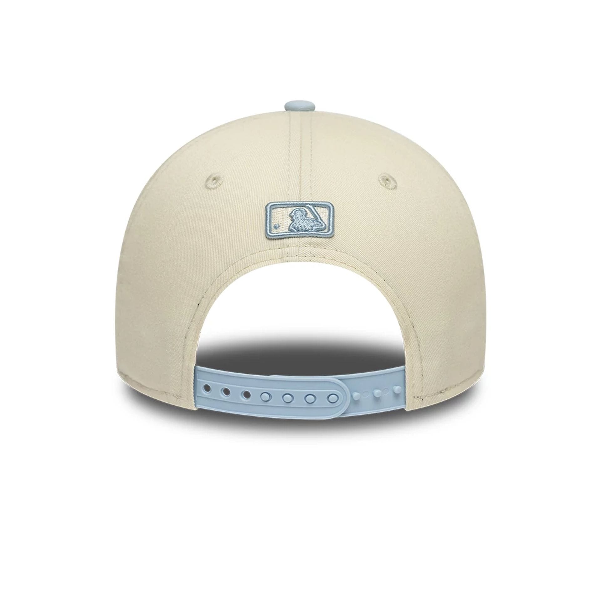 Pictured is this MLB Side Script New York Yankees 9FORTY M-Crown cap in Cream. 4