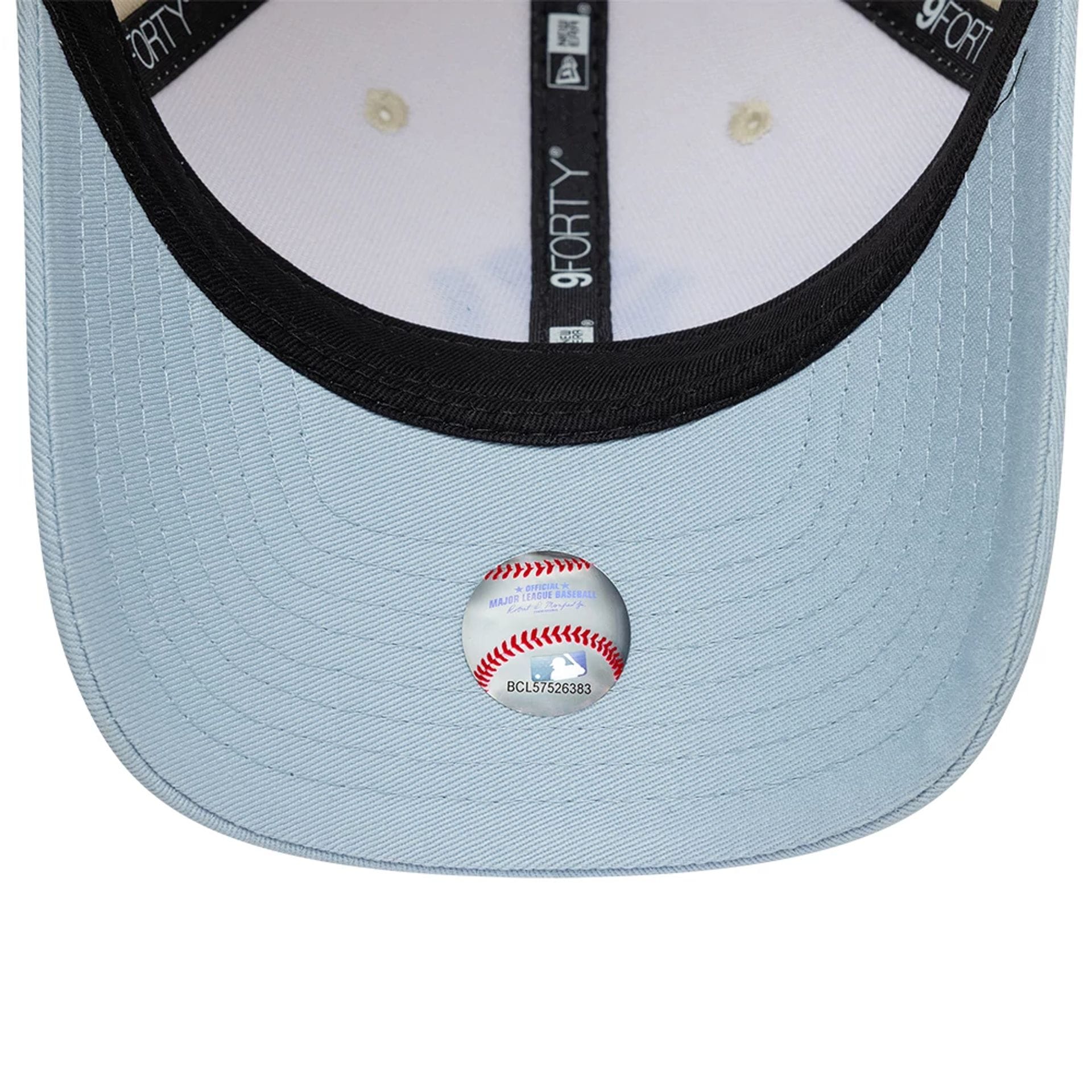 Pictured is this MLB Side Script New York Yankees 9FORTY M-Crown cap in Cream. 6