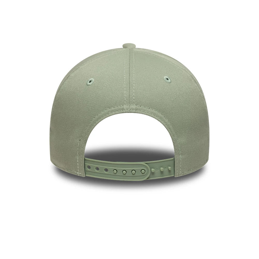 Pictured is this MLB League Essential New York Yankees 9FORTY E-Frame cap in pastel green. 4