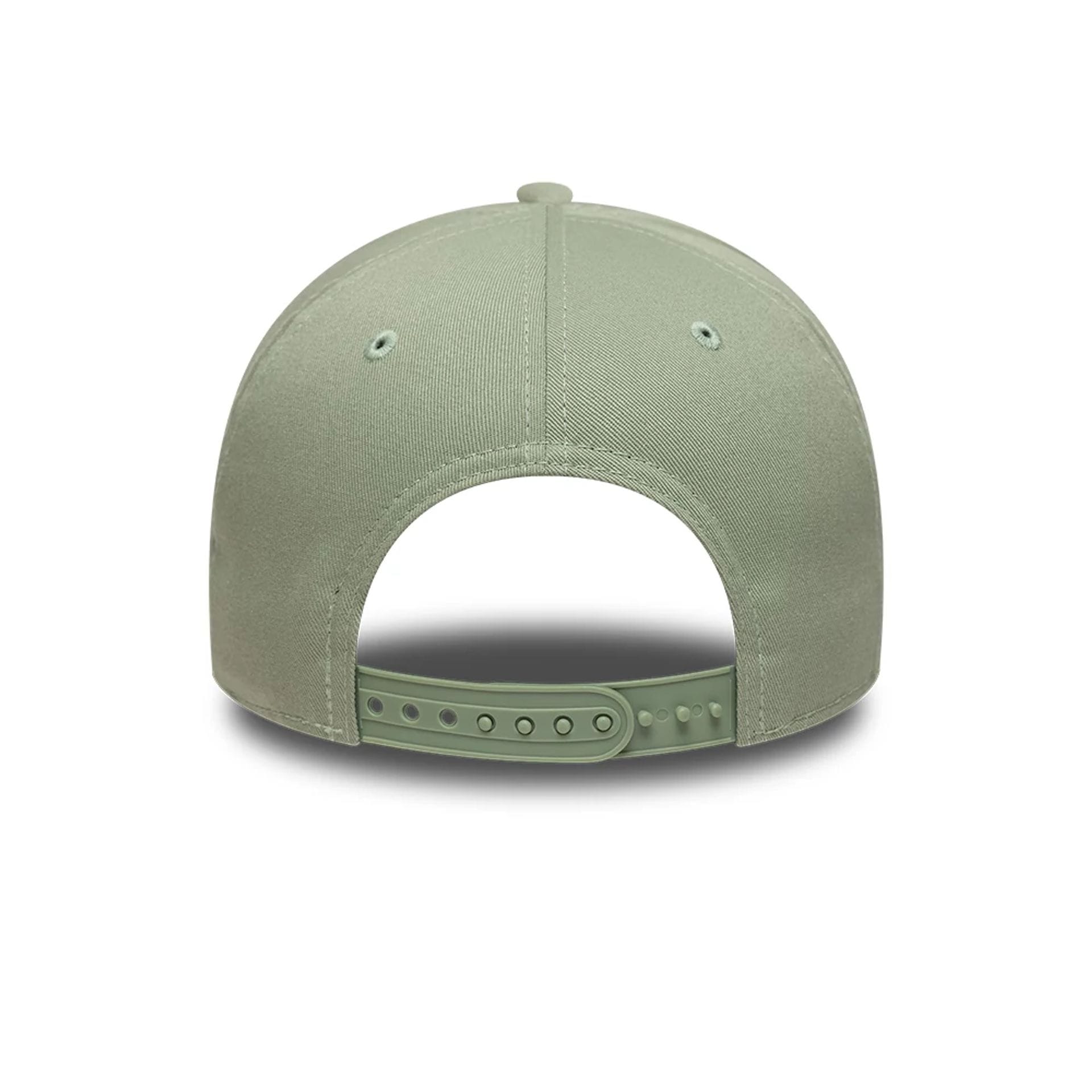 Pictured is this MLB League Essential New York Yankees 9FORTY E-Frame cap in pastel green. 4