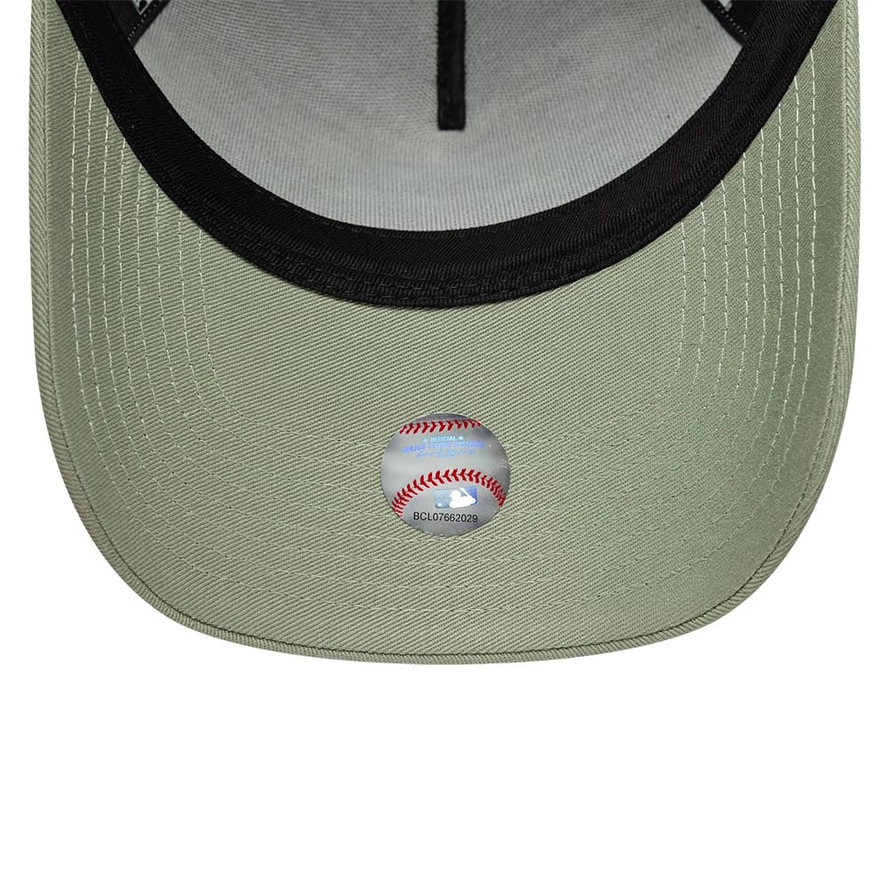 Pictured is this MLB League Essential New York Yankees 9FORTY E-Frame cap in pastel green. 5