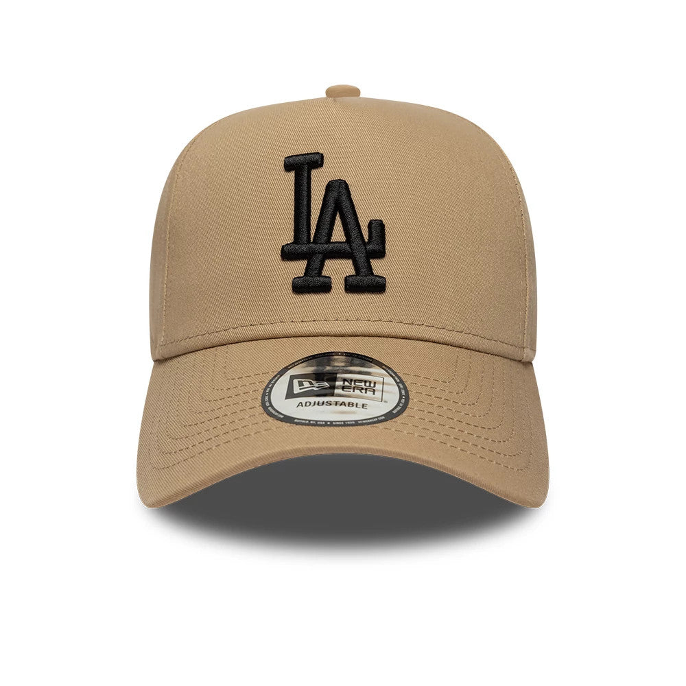 LA Dodgers MLB League Essential Light Beige New Era 9FORTY E-Frame Adjustable Cap, front view showing the black embroidered LA logo on the structured beige crown, complemented by a curved visor with a 9FORTY size sticker.