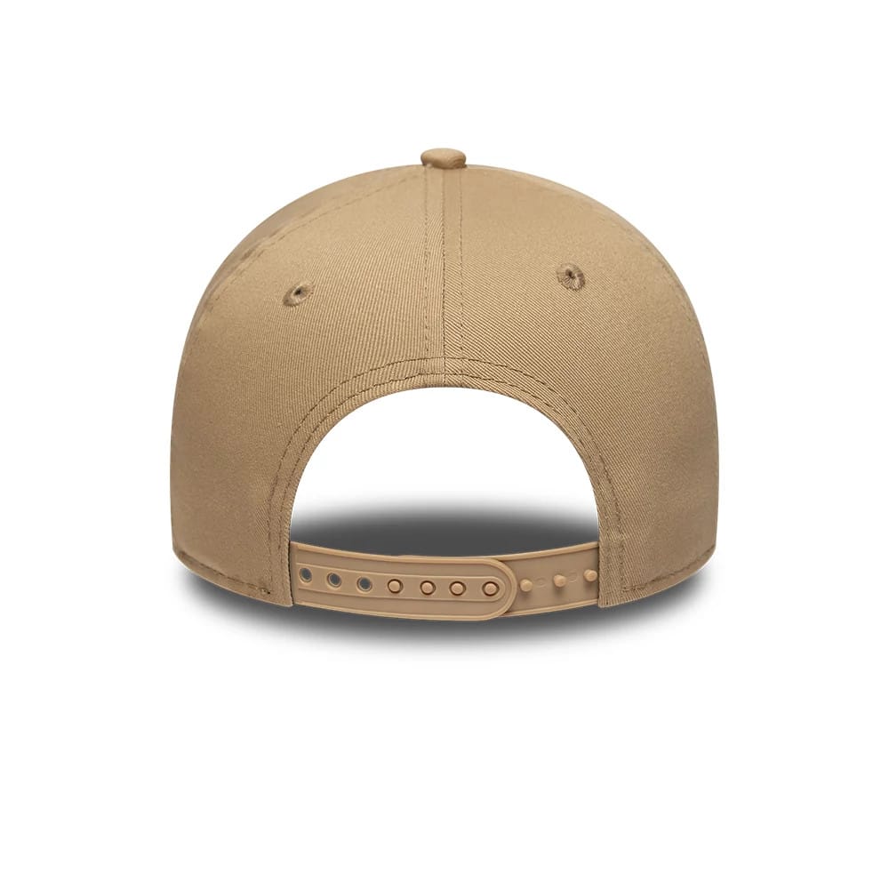Pictured is this MLB League Essential LA Dodgers 9FORTY E-Frame cap in light beige. 4