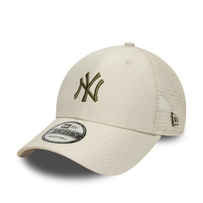 Pictured is this MLB Homefield New York Yankees 9FORTY Trucker cap in Cream. 1