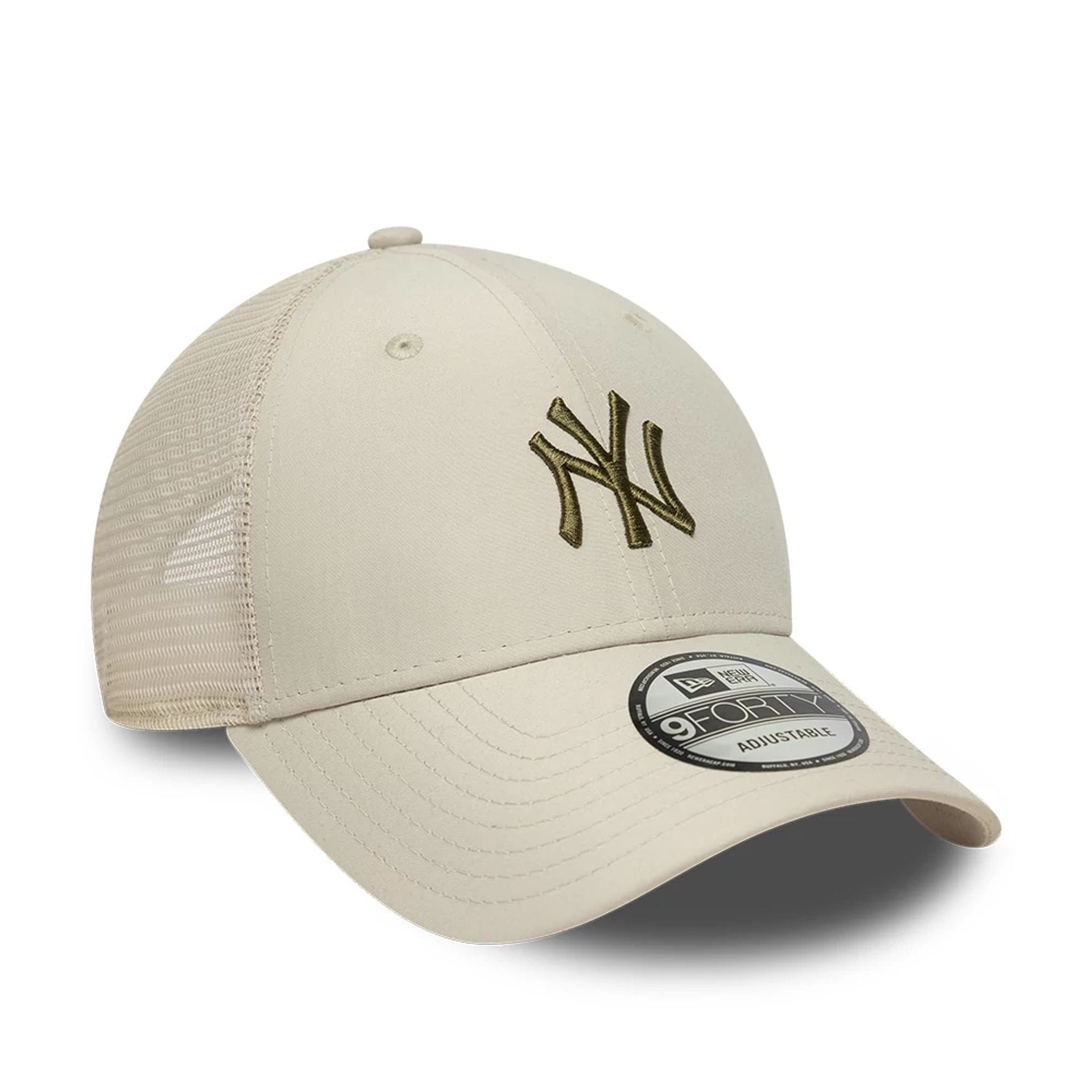 Pictured is this MLB Homefield New York Yankees 9FORTY Trucker cap in Cream. 3