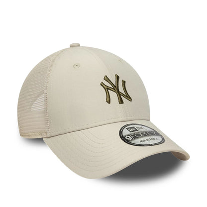 Pictured is this MLB Homefield New York Yankees 9FORTY Trucker cap in Cream. 3