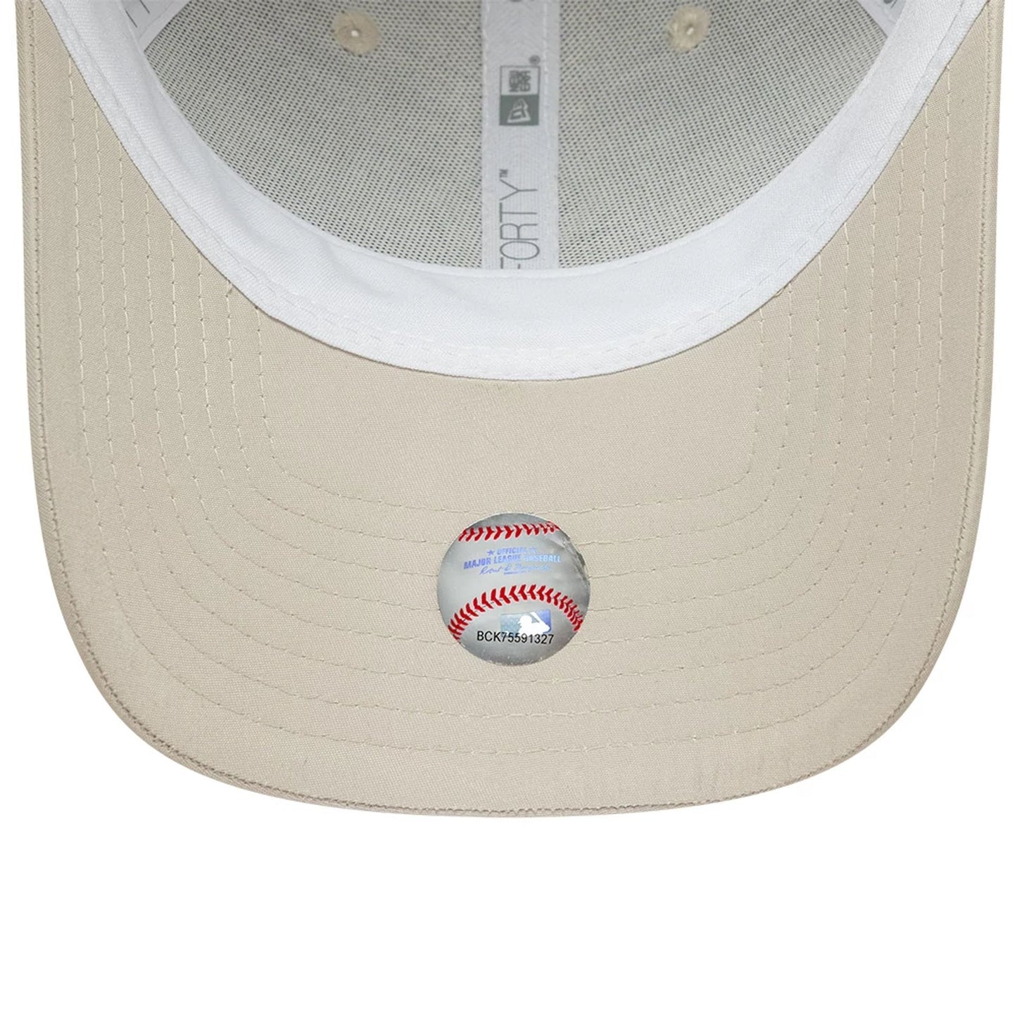 Pictured is this MLB Homefield New York Yankees 9FORTY Trucker cap in Cream. 5