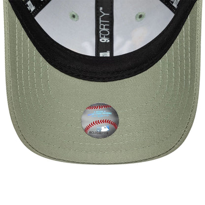 Pictured is this Toddler MLB Summer Icon New York Yankees 9FORTY cap in pastel green. 5