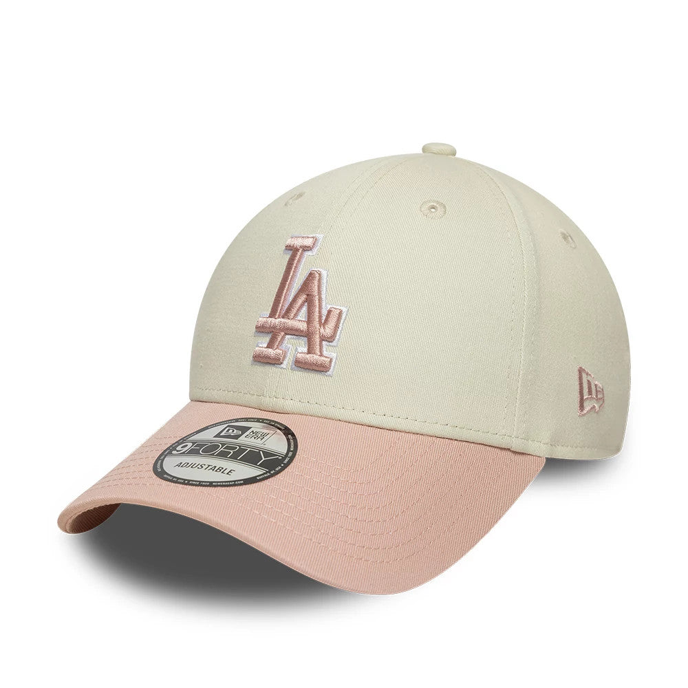 Pictured is this MLB World Series Patch LA Dodgers 9FORTY cap in light beige. 3