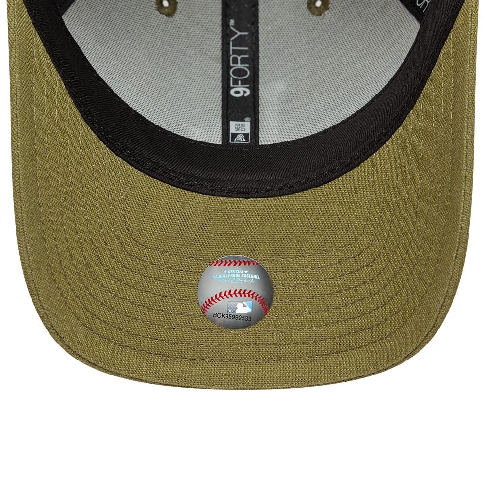 Pictured is this MLB Linen LA Dodgers 9FORTY M-Crown cap in Dark Green. 5