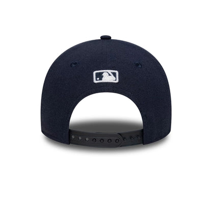 Pictured is this MLB Linen New York Yankees 9FORTY M-Crown cap in navy. 4