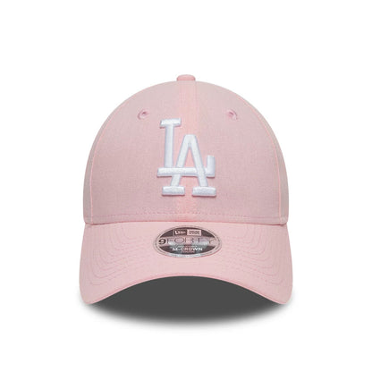 LA Dodgers Youth MLB Linen Pastel Pink New Era 9FORTY M-Crown Adjustable Cap, front view showing the raised white LA logo embroidered on the structured pastel pink crown, with a matching curved visor and 9FORTY size sticker on the visor.