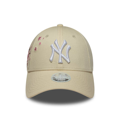 Pictured is this Womens MLB Floral Icon New York Yankees 9FORTY cap in Cream. 2