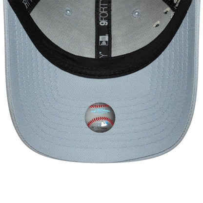 Pictured is this Womens MLB Floral Icon LA Dodgers 9FORTY cap in pastel blue. 6