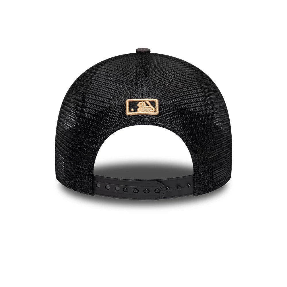 Pictured is this MLB Wordmark New York Yankees 9FORTY M-Crown cap in Woodland Camo. 4