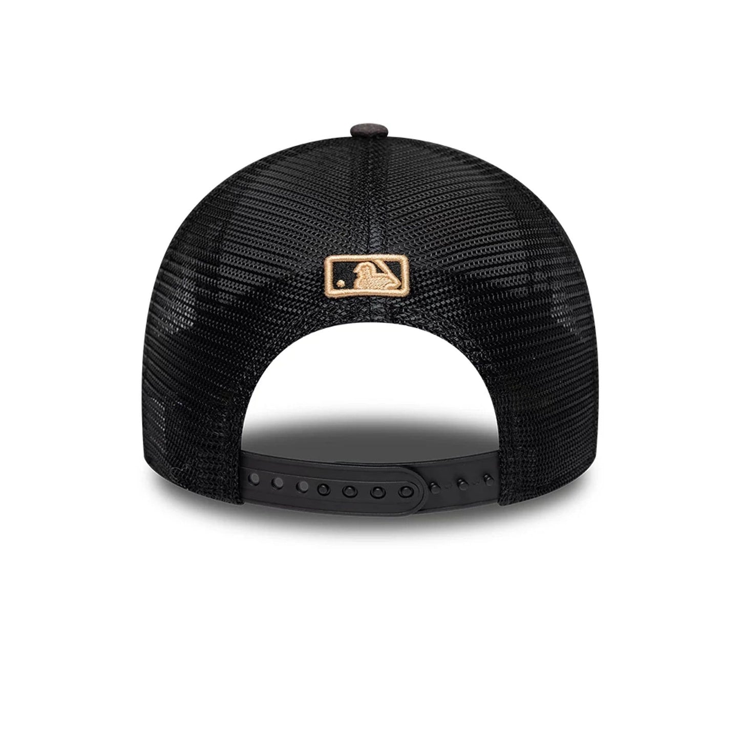 Pictured is this MLB Wordmark New York Yankees 9FORTY M-Crown cap in Woodland Camo. 4
