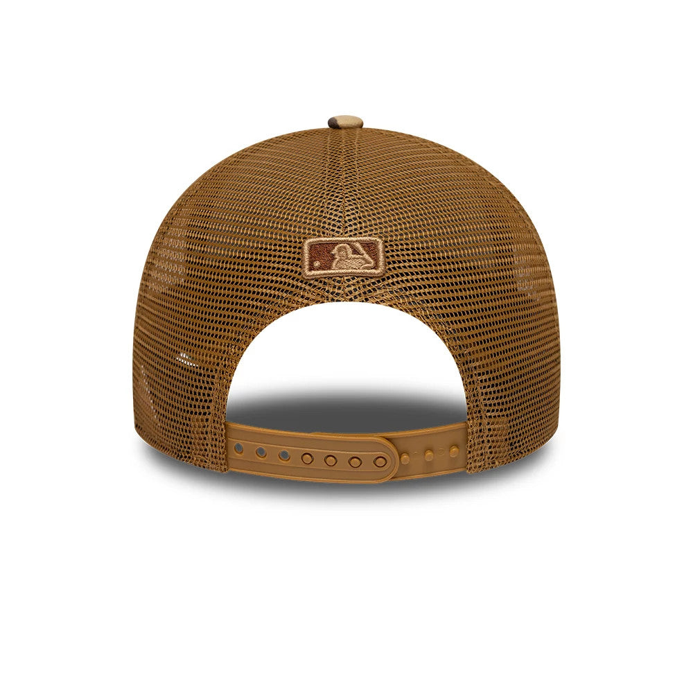Pictured is this MLB Wordmark San Diego Padres 9FORTY M-Crown cap in Duck Camo. 4
