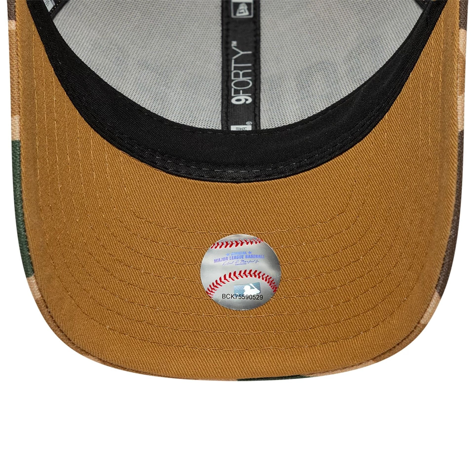 Pictured is this MLB Wordmark San Diego Padres 9FORTY M-Crown cap in Duck Camo. 5