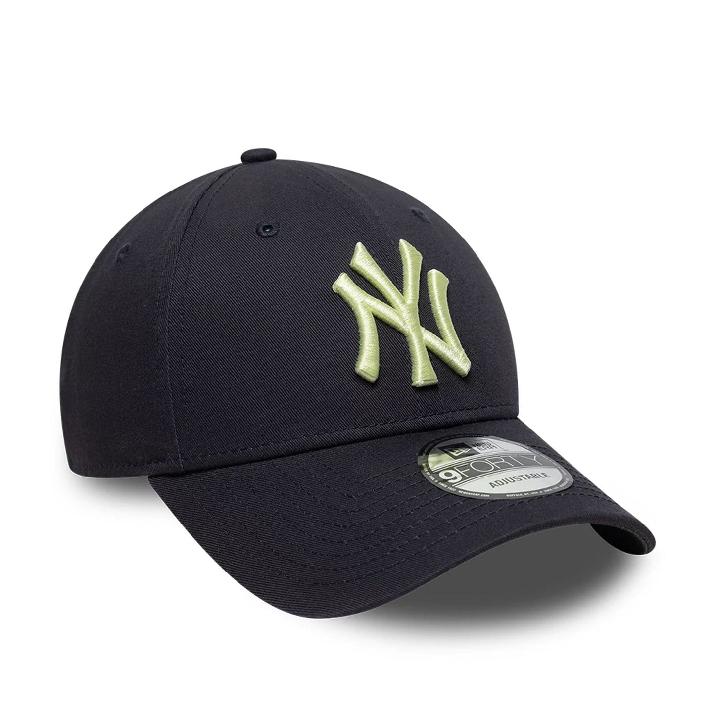 Pictured is this MLB League Essential New York Yankees 9FORTY cap in navy. 3