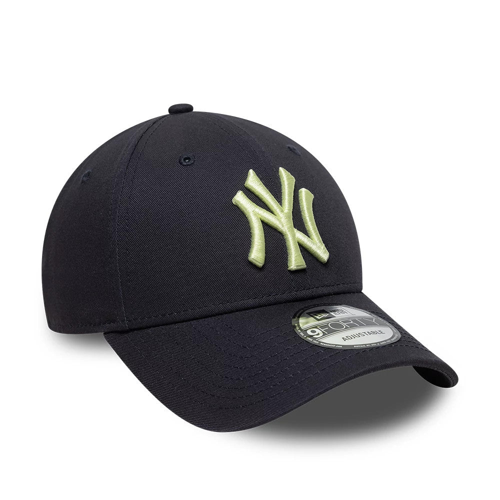Pictured is this MLB League Essential New York Yankees 9FORTY cap in navy. 3