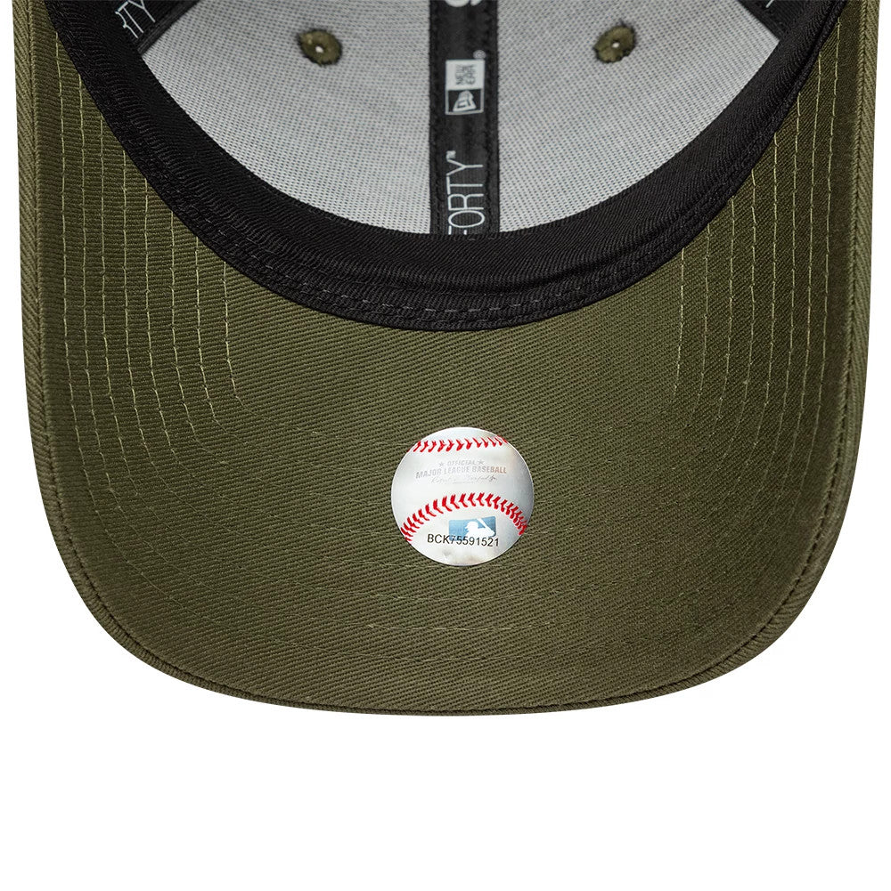 Pictured is this Womens MLB Metallic LA Dodgers 9FORTY cap in Dark Green. 5