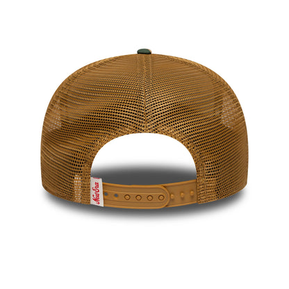 Pictured is this New Era Duck Camo 9FIFTY Snapback cap in beige. 4