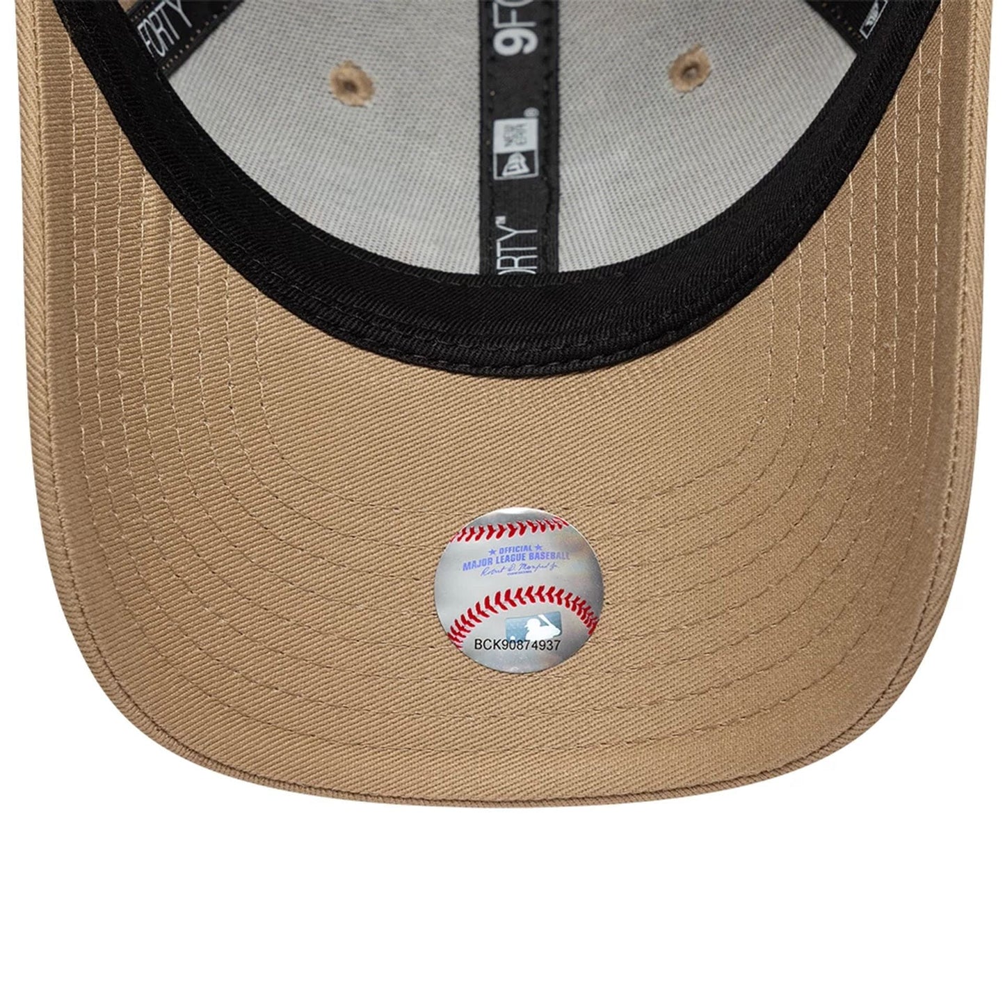 Pictured is this Youth MLB Icon LA Dodgers 9FORTY cap in light beige. 5