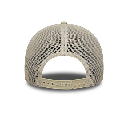 Pictured is this MLB Patch New York Yankees 9FORTY M-Crown A-Frame Trucker cap in Cream. 4