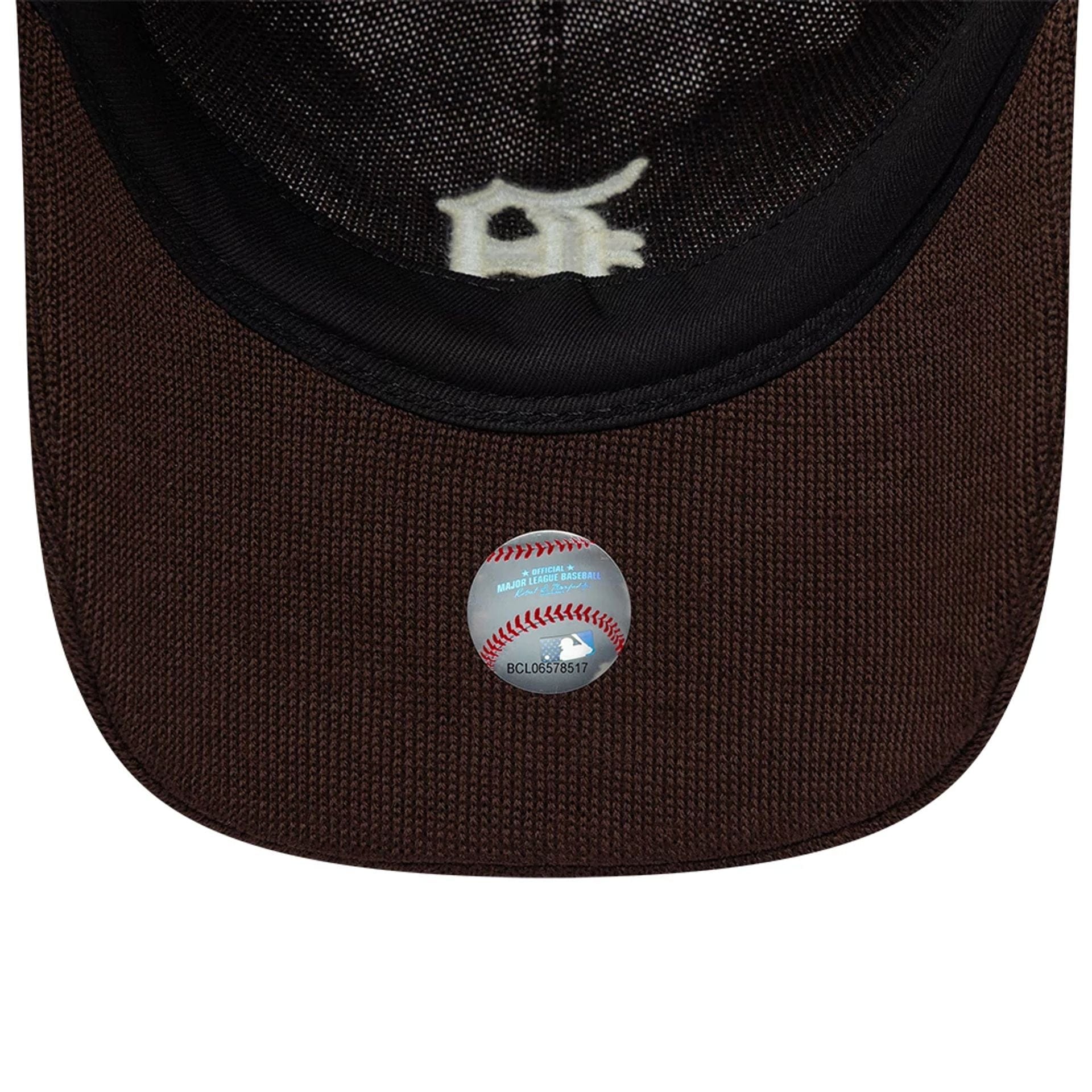Pictured is this MLB Merino Wool Detroit Tigers 9TWENTY cap in dark brown. 7