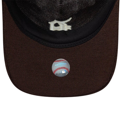 Pictured is this MLB Merino Wool Detroit Tigers 9TWENTY cap in dark brown. 7