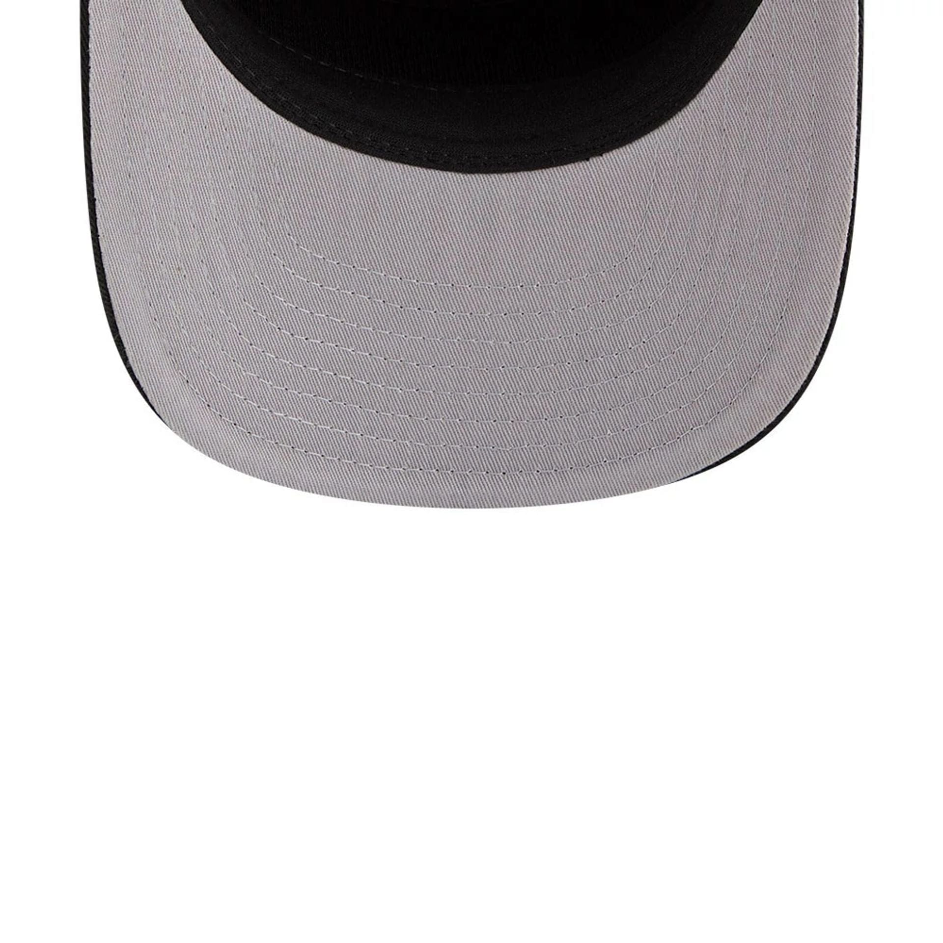 Pictured is this NBA Nylon Chicago Bulls 19TWENTY cap in black. 2