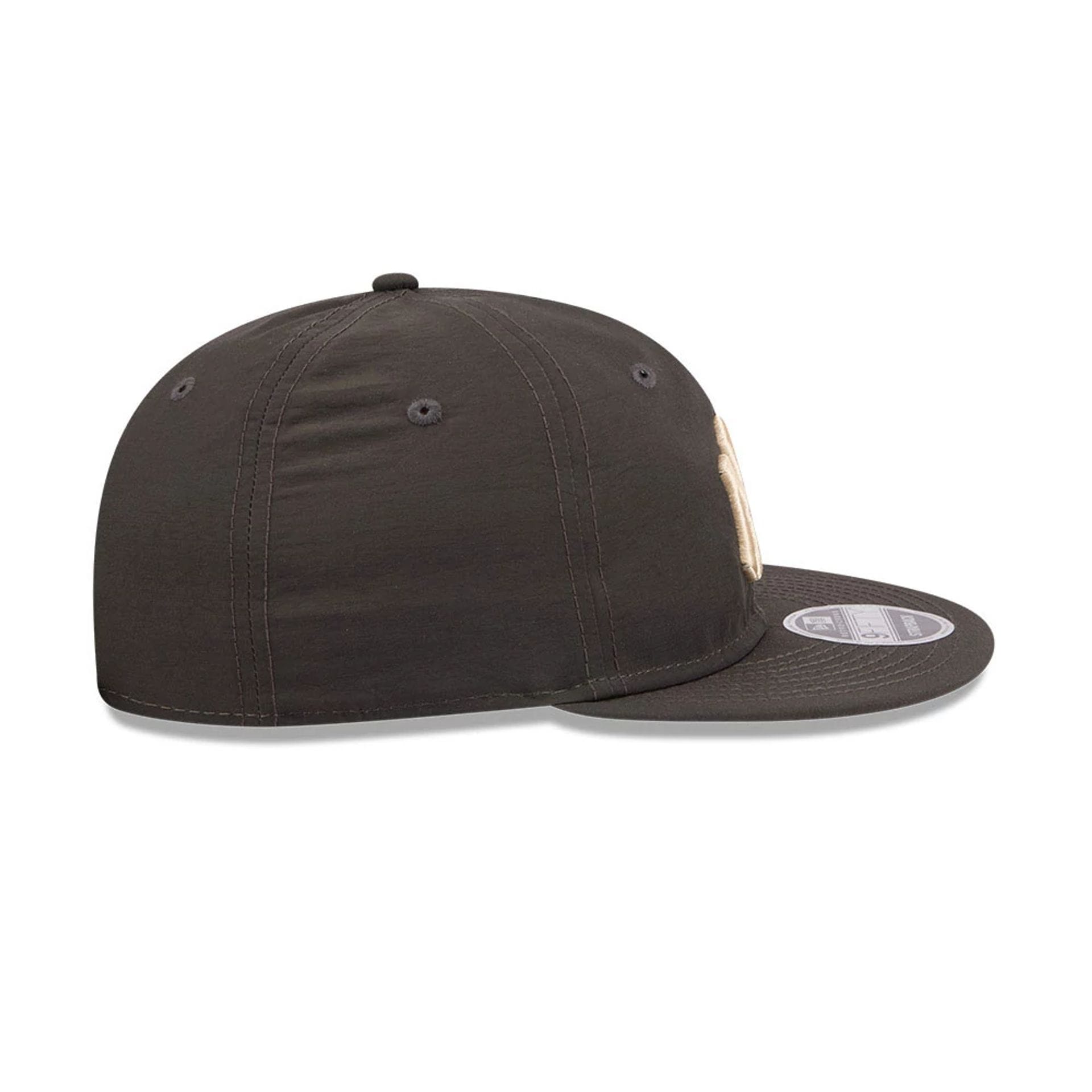 Pictured is this MLB Nylon New York Yankees Retro Crown 9FIFTY cap in black. 6