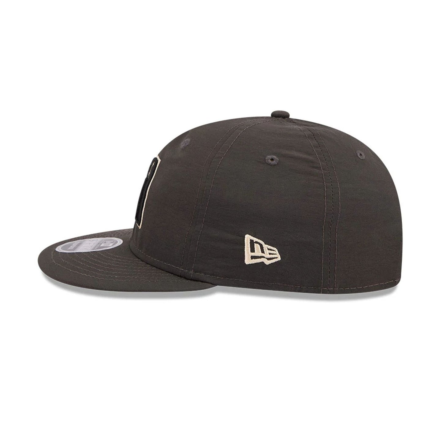 Pictured is this MLB Nylon Arizona Diamondbacks Retro Crown 9FIFTY cap in black. 5