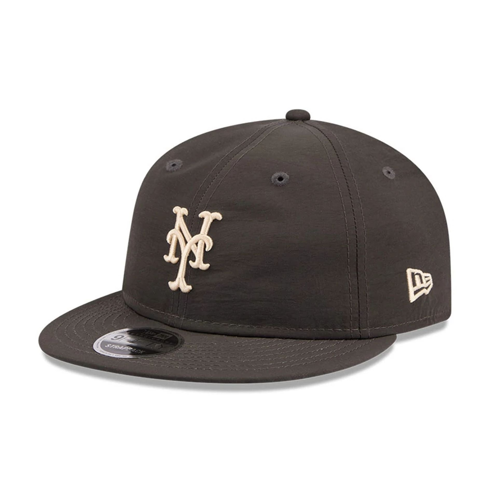 Pictured is this MLB Nylon New York Mets Retro Crown 9FIFTY cap in black. 1