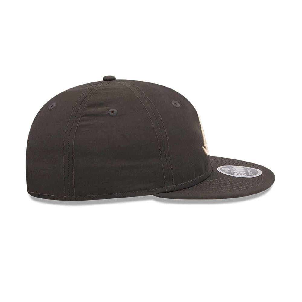 Pictured is this MLB Nylon Atlanta Braves Retro Crown 9FIFTY cap in black. 6