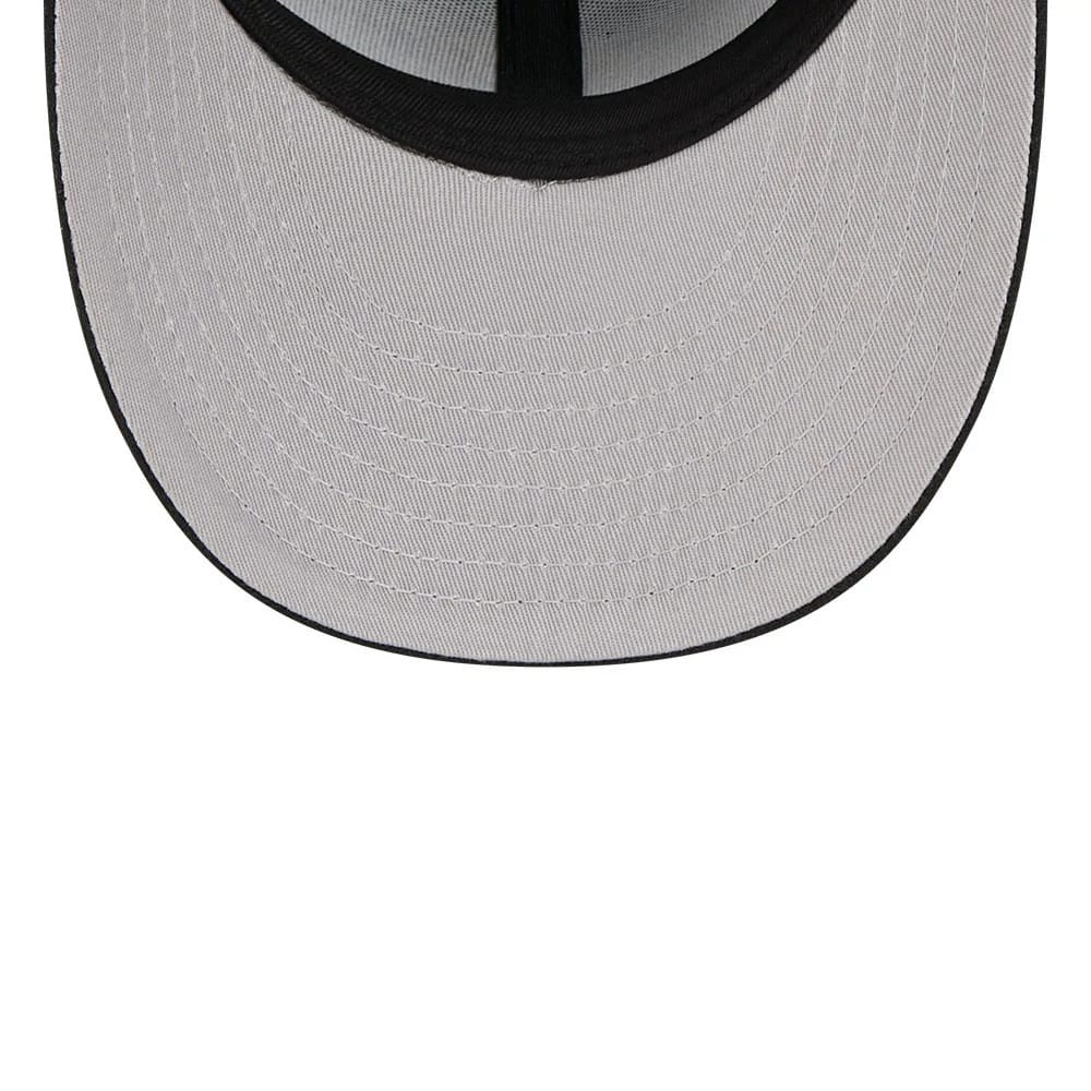 Pictured is this MLB Tweedy Cotton Chicago Cubs 59FIFTY Fitted cap in black. 2