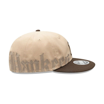 Pictured is this MLB Gothic Script New York Yankees Retro Crown 9FIFTY cap in beige. 4