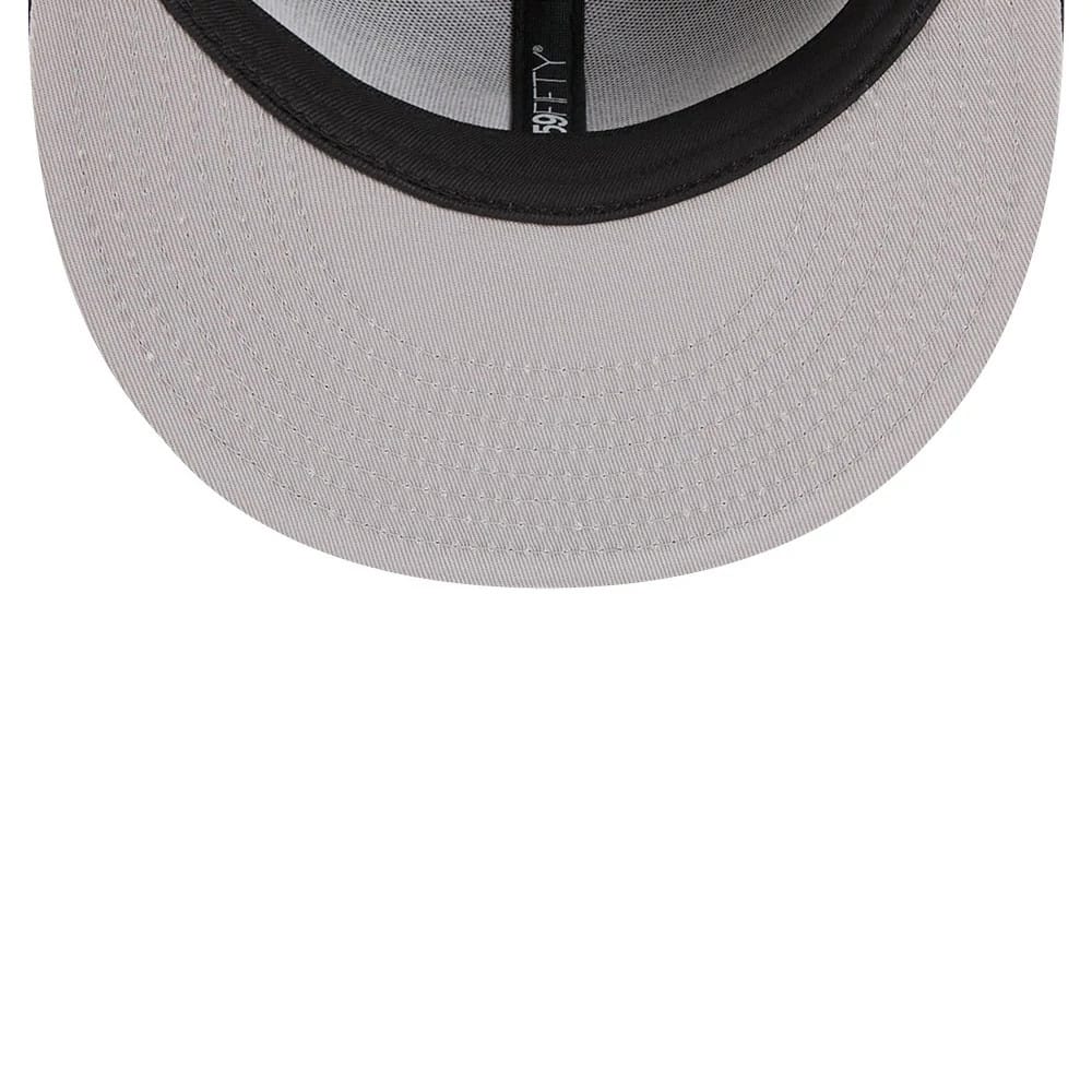 Pictured is this MLB X Looney Tunes Bugs Bunny Colorado Rockies 59FIFTY Fitted cap in black. 2